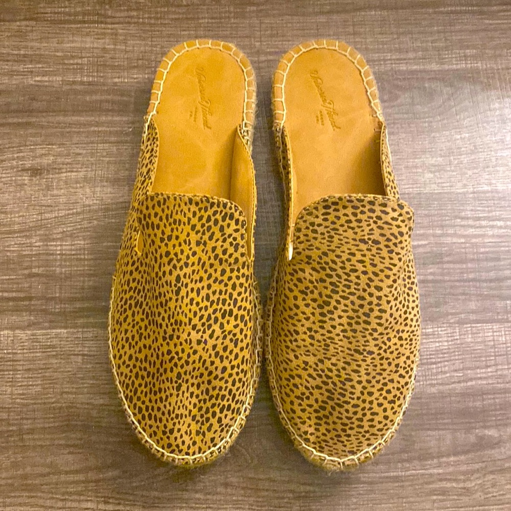Cheetah print universal thread espadrilles